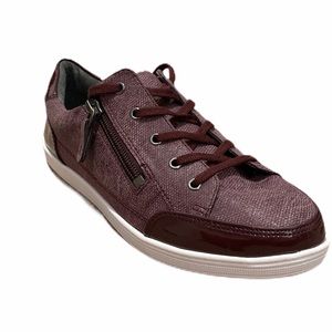 Soft Style Maroon Shoes